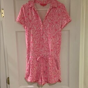 Pink Floral Romper with Collared V-Neck and Defined Waistline